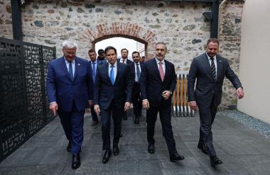 Počeli trilateralni pregovori u Turskoj, Ukrajinci: Rusi odmah postavili ultimatum